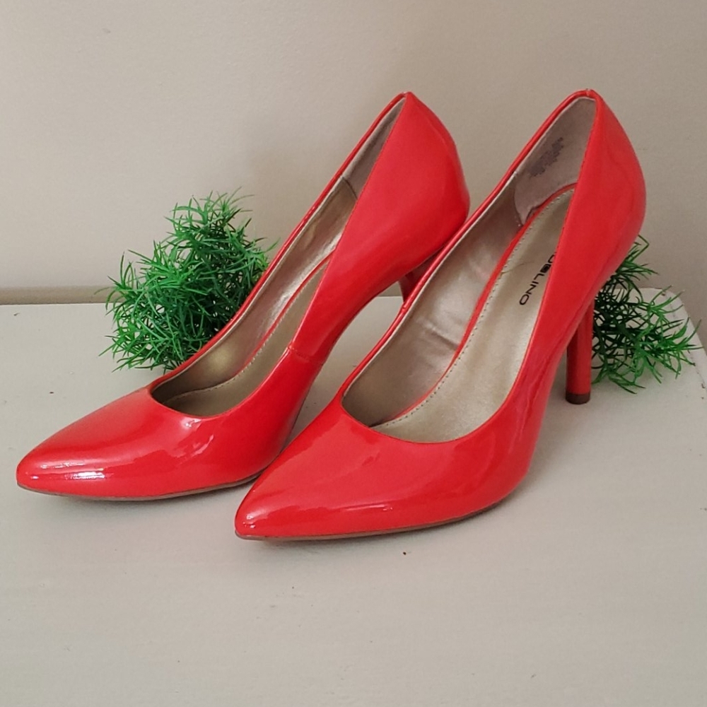 REDDISH Bandolino heels 4" size 8.5. POP OF COLOR